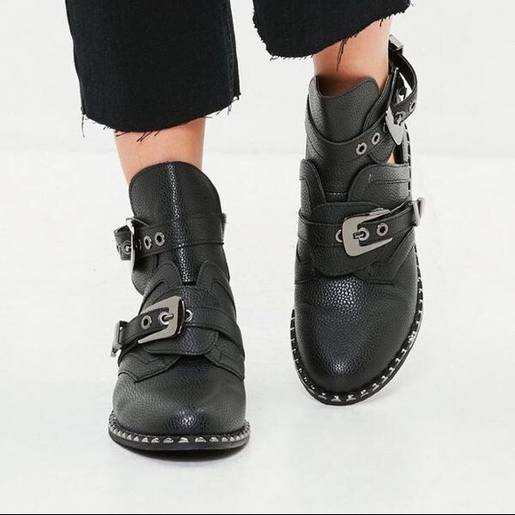 Missguided Black Cut Out Ankle Boots - Picture 4 of 4
